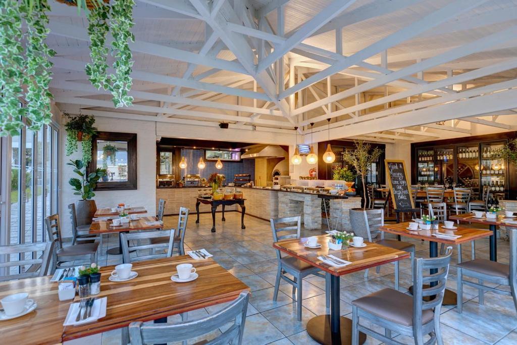 Protea Hotel By Marriott Mossel Bay Exterior foto